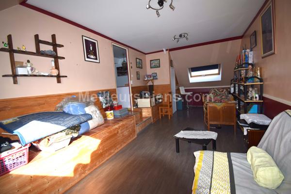 LAVAL - Maison de ville 4 chambres avec garage et terrain d'environ 700m2