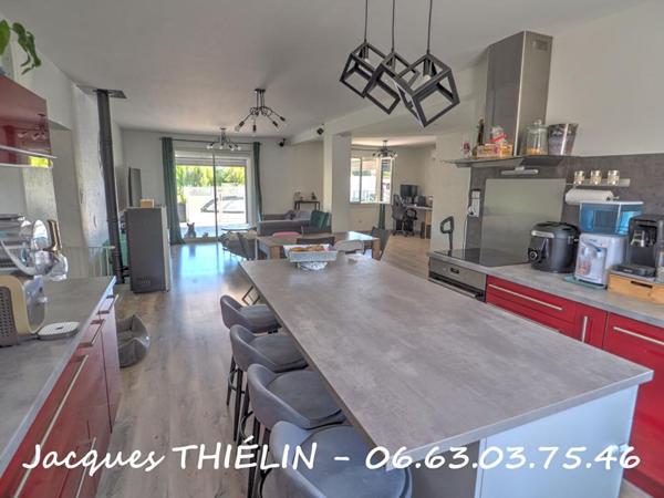 Spacieuse maison familiale de 180 m² avec 7 chambres et piscine chauffée