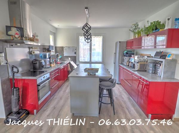 Spacieuse maison familiale de 180 m² avec 7 chambres et piscine chauffée