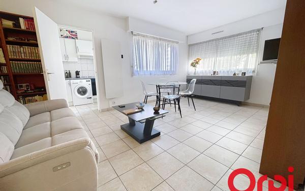 Appartement à vendre    2 pièces • 42,54 m2 Marseille 10