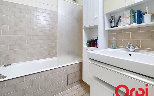 Appartement à vendre    2 pièces • 42,54 m2 Marseille 10