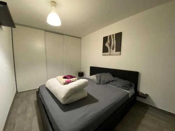 Maison à louer 4 pièces 73.48m² Port-Saint-Louis-du-Rhône (13230)