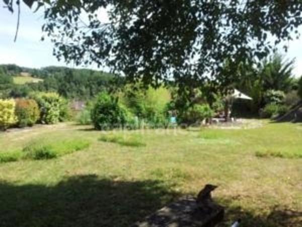 Maison à vendre 17 pièces SAINT CYPRIEN (24) environ 7446m² de terrain