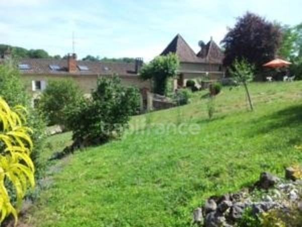 Maison à vendre 17 pièces SAINT CYPRIEN (24) environ 7446m² de terrain