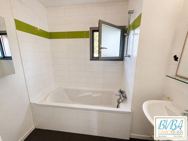 NANTES quartier ZOLA - Appartement dernier étage - 2 chambres - terrasse - Sans vis à vis - parking privé , Nantes