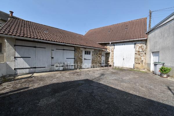 MAISON PLAIN PIED 2 Chambres - 77  m² + MAISON 3 niveaux - 3 Chambres - 82 m² - GARAGE et DEPENDANCES - terrain 1700 m² environ  MAGNAC LAVAL (87190)