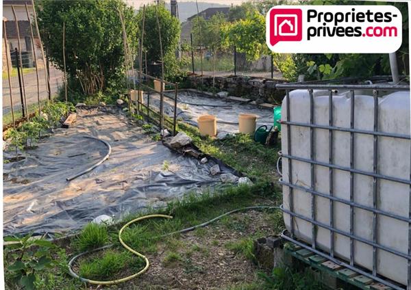 JARDIN POTAGER AVEC CABANE ET EXTENSION POSSIBLE - CENTRE VILLAGE DE CHALLES-LA-MONTAGNE (Ain)