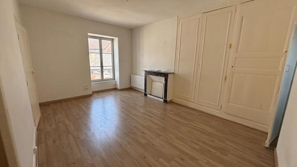 SUEVRES - APPART T2