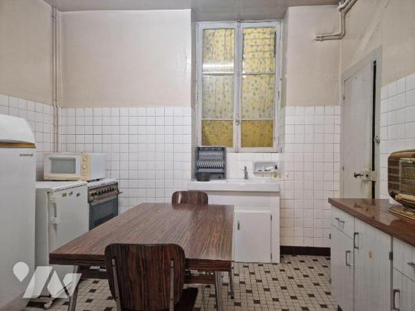 A vendre à Bar-sur-Aube, à proximité de l'église fraichement rénovée de Saint Maclou, à quelque...