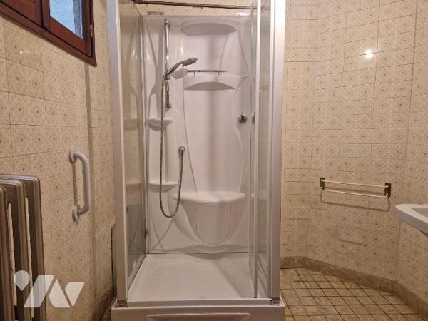 A vendre à Bar-sur-Aube, à proximité de l'église fraichement rénovée de Saint Maclou, à quelque...