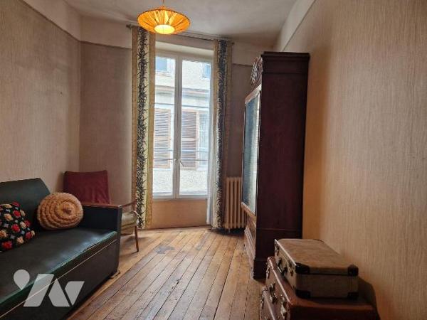 A vendre à Bar-sur-Aube, à proximité de l'église fraichement rénovée de Saint Maclou, à quelque...