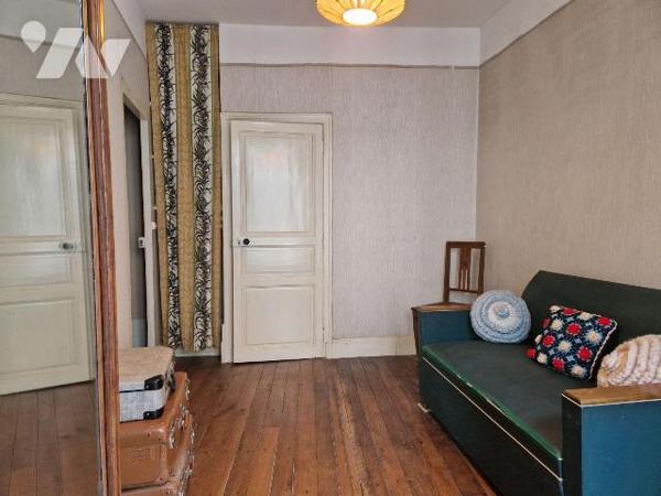 A vendre à Bar-sur-Aube, à proximité de l'église fraichement rénovée de Saint Maclou, à quelque...