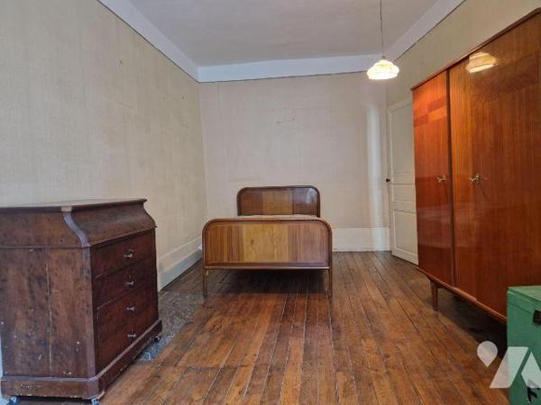 A vendre à Bar-sur-Aube, à proximité de l'église fraichement rénovée de Saint Maclou, à quelque...