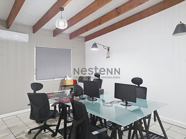 À  LOUER DEUX BUREAUX MEUBLES DE 18.6 M² CHACUN À POINTE-A-PITRE