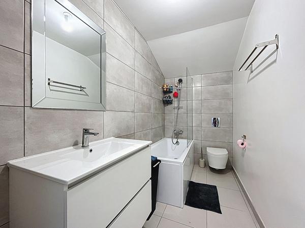 Appartement 2 pièces de 41,10 m² au sol, à vendre sur la commune de Poisy