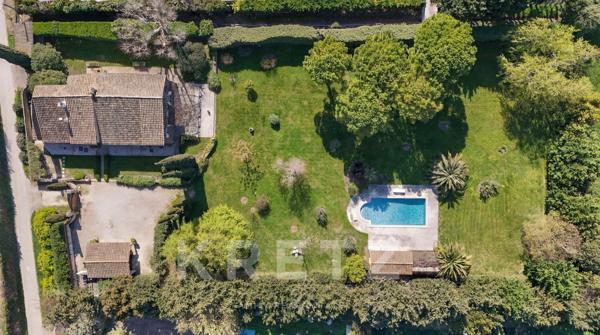 Authentique mas provençal avec piscine et dépendances – Environnement calme