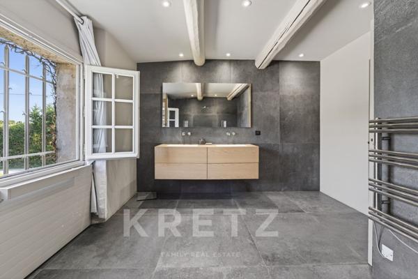 Authentique mas provençal avec piscine et dépendances – Environnement calme