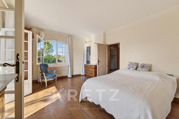 Authentique mas provençal avec piscine et dépendances – Environnement calme