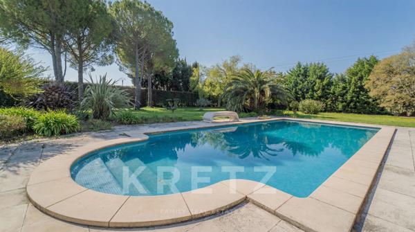 Authentique mas provençal avec piscine et dépendances – Environnement calme