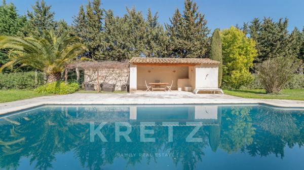 Authentique mas provençal avec piscine et dépendances – Environnement calme
