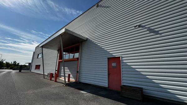 Locaux d'activités à louer situés à Compiègne. ENSEMBLE DIVISIBLE.