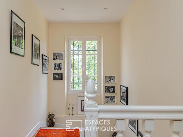 Maison bourgeoise en meulière et jardin paysager