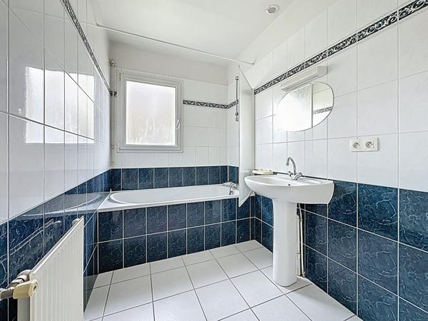 Maison de plain-pied à vendre à Ancenis - 3 chambre, garage et jardin