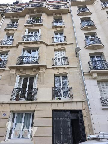 Paris 75015 - local commercial avec sous sol et vitrine