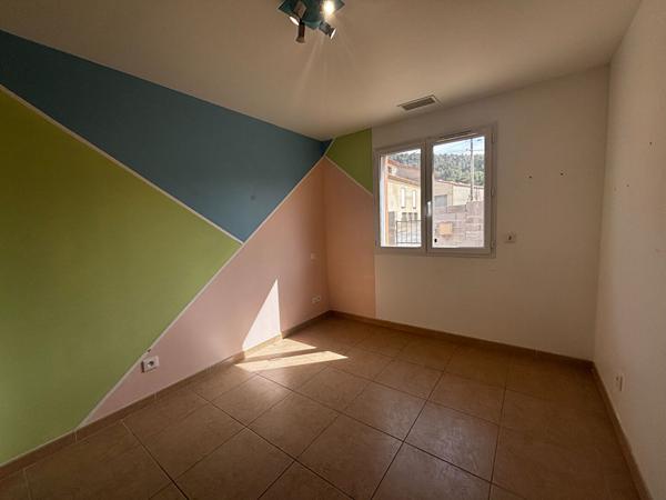 Maison Thezan Des Corbieres de Type 4 de 70 m2