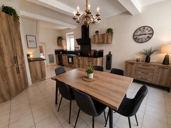 MAISON DE VILLAGE AVEC BEAUX VOLUMES ET FORT POTENTIEL, 4 CHAMBRES