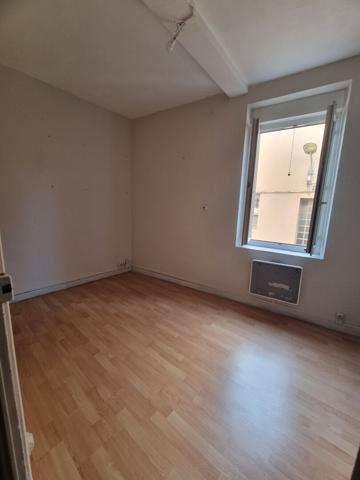 MAISON DE VILLAGE AVEC BEAUX VOLUMES ET FORT POTENTIEL, 4 CHAMBRES