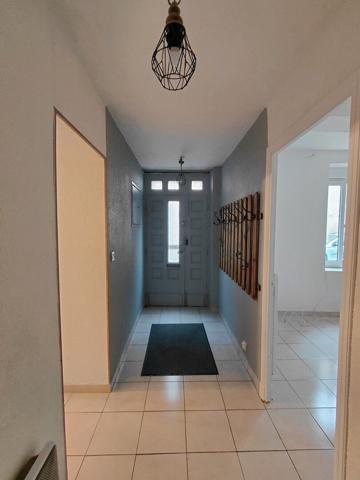 MAISON DE VILLAGE AVEC BEAUX VOLUMES ET FORT POTENTIEL, 4 CHAMBRES