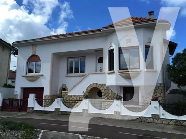 Arcachon Centre – Maison de caractère avec deux appartements indépendants et garage - 33120 Arcachon - Réf 86900170