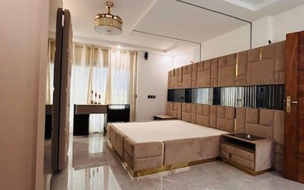 Maison à louer    7 pièces •  Baie-Mahault