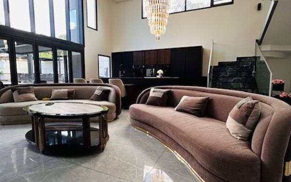 Maison à louer    7 pièces •  Baie-Mahault