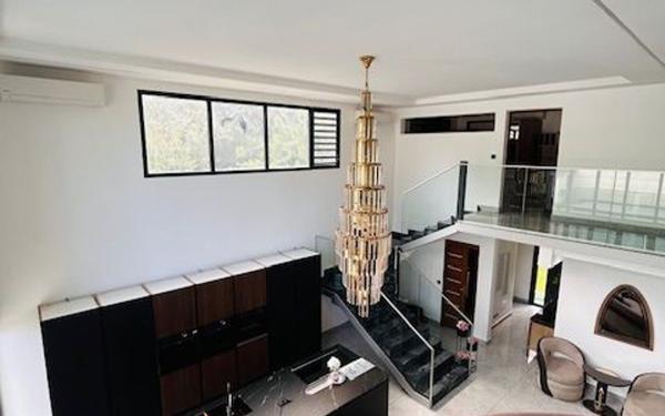 Maison à louer    7 pièces •  Baie-Mahault