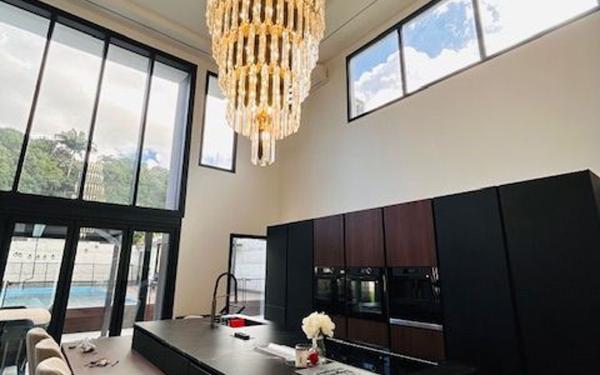 Maison à louer    7 pièces •  Baie-Mahault