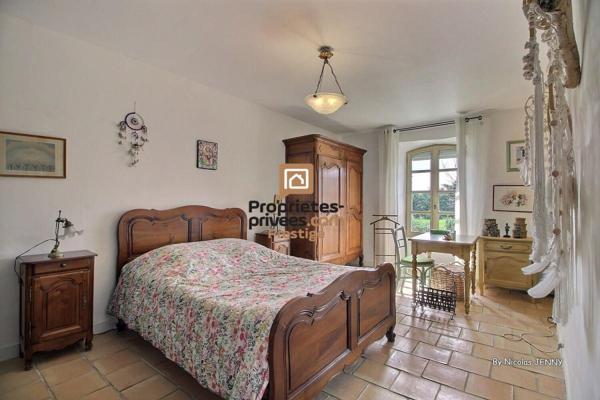 Mas Graveson 6 pièces 218 m² + Studio indépendant 34 m² - 839 000 Euros -