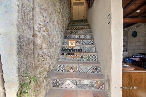 Mas Graveson 6 pièces 218 m² + Studio indépendant 34 m² - 839 000 Euros -