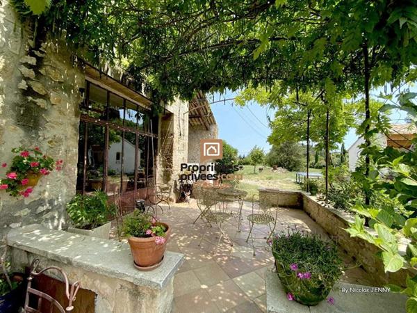 Mas Graveson 6 pièces 218 m² + Studio indépendant 34 m² - 839 000 Euros -