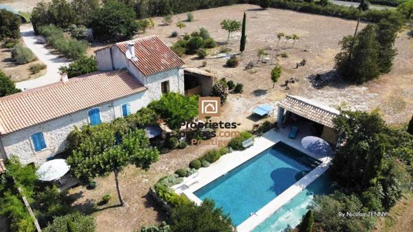 Mas Graveson 6 pièces 218 m² + Studio indépendant 34 m² - 839 000 Euros -