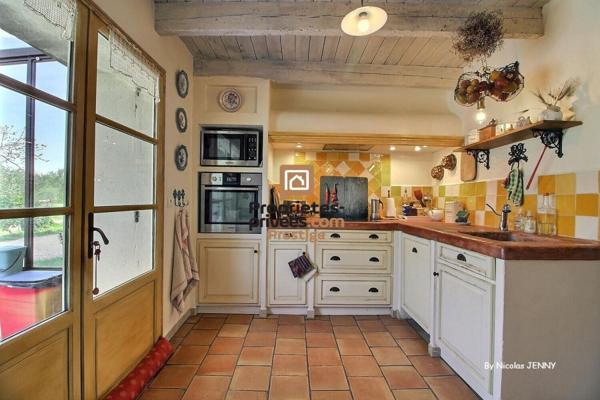 Mas Graveson 6 pièces 218 m² + Studio indépendant 34 m² - 839 000 Euros -