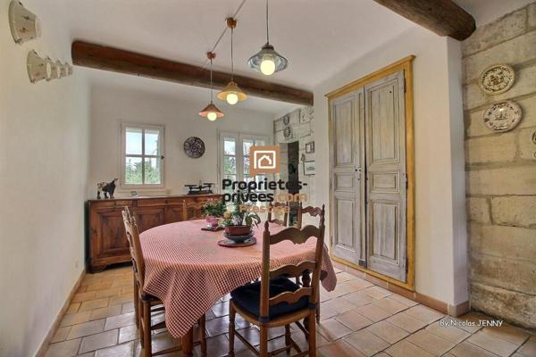 Mas Graveson 6 pièces 218 m² + Studio indépendant 34 m² - 839 000 Euros -