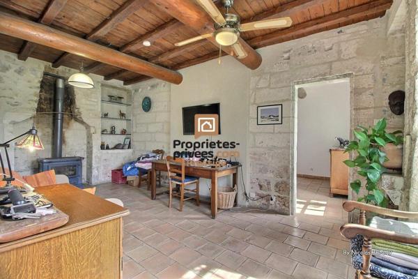 Mas Graveson 6 pièces 218 m² + Studio indépendant 34 m² - 839 000 Euros -