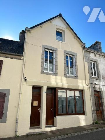 A VENDRE HUELGOAT MAISON IDEALEMENT PLACEE AU CENTRE