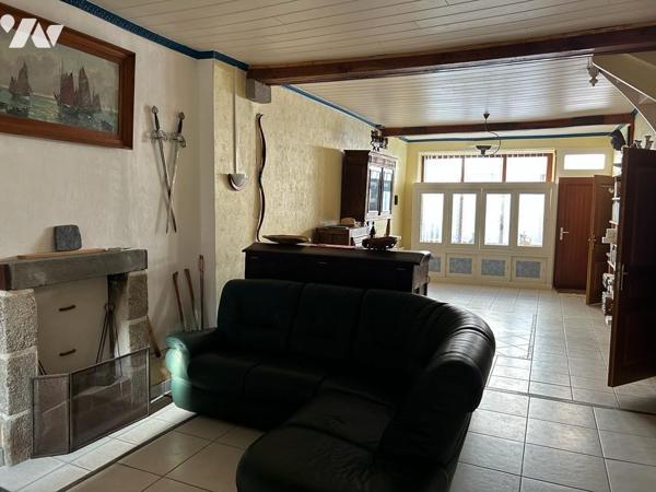 A VENDRE HUELGOAT MAISON IDEALEMENT PLACEE AU CENTRE