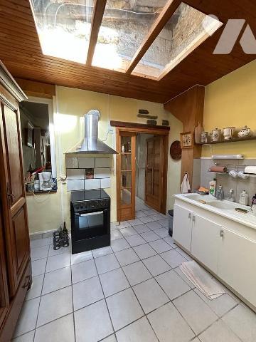 A VENDRE HUELGOAT MAISON IDEALEMENT PLACEE AU CENTRE