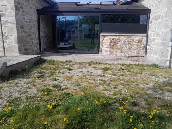 CORPS DE FERME RENOVE AVEC DEPENDANCES