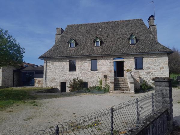 CORPS DE FERME RENOVE AVEC DEPENDANCES