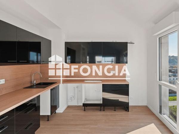 Location Appartement 4 pièces 99 m² - 194 / 196 RUE DES QUEYRIES Bordeaux 33100